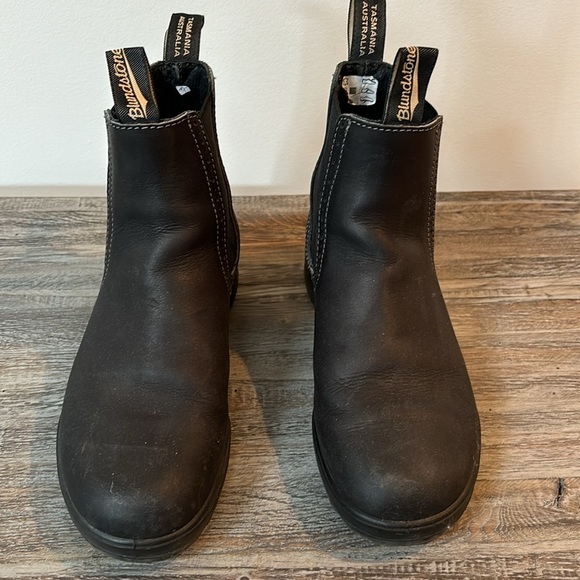 Unisex Blundstone Boots - Picture 2 of 3